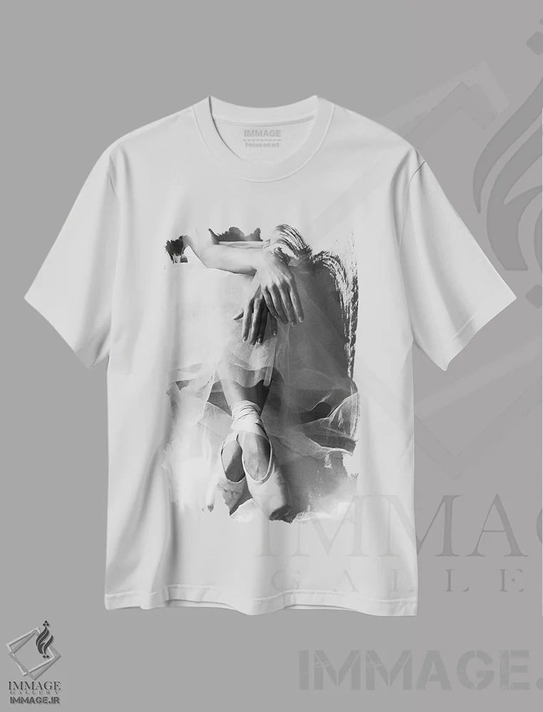 تیشرت سفید طرح دار انتظار، عکاسی سیاه و سفید اثر روبرتا نوزا | فروشگاه ایماژ