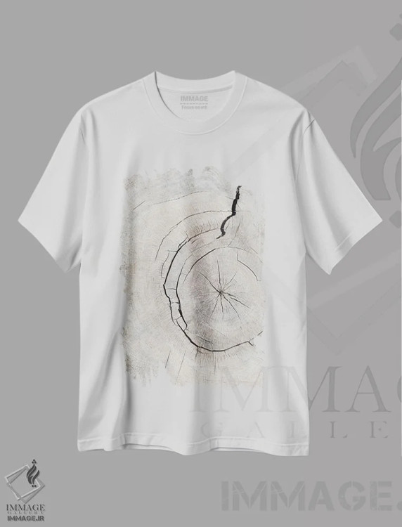 تیشرت سفید طرح دار الگوی چوب شماره ۲، عکاسی سیاه و سفید اثر استودیو ۱ایکس ۳ | immage.ir