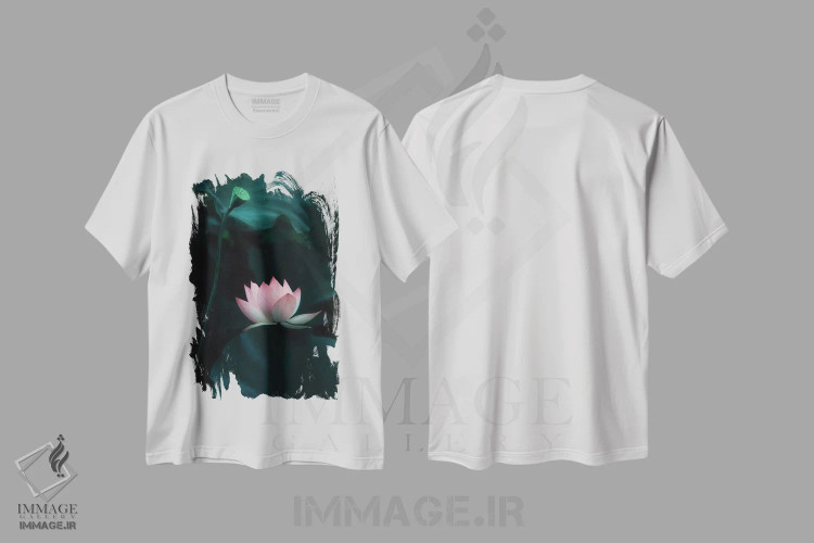 تیشرت سفید طرح دار گل نیلوفر آبی، مدیوم اثر کترین دبلیو. | immage.ir