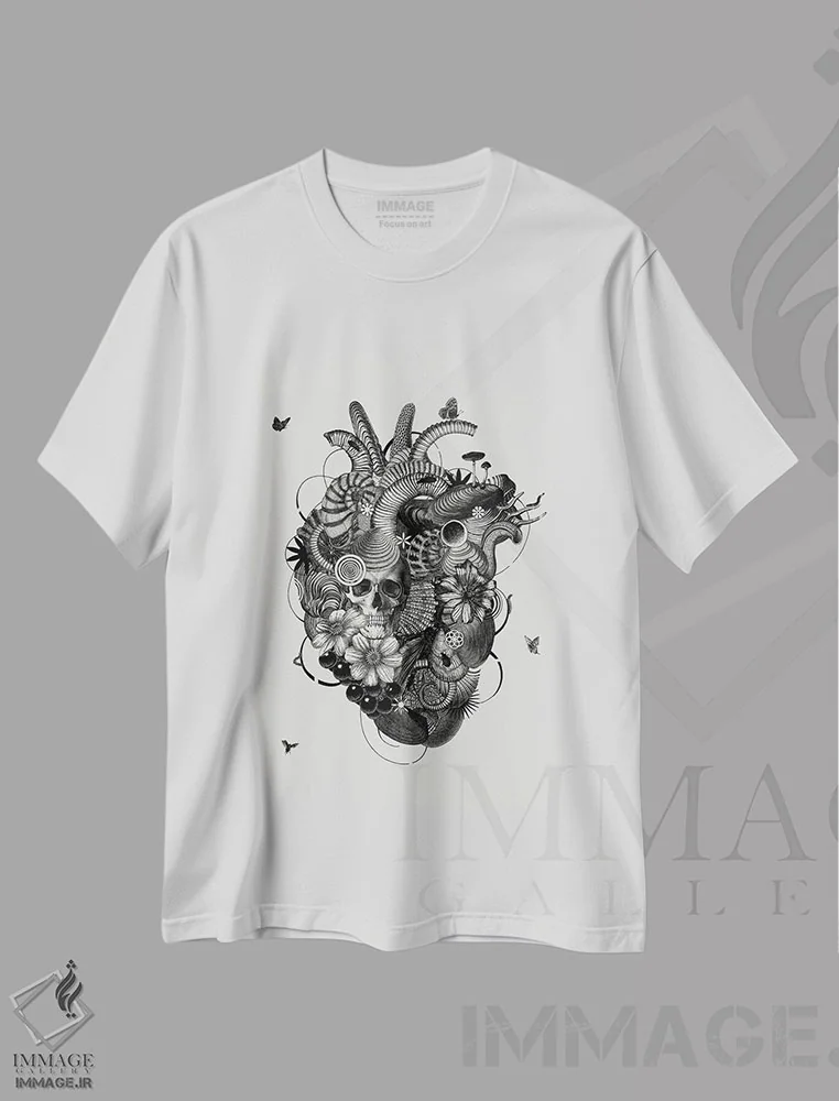 تیشرت سفید طرح دار قلب، دکوراسیون جایگزین اثر جکو پوتکر | immage.ir