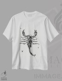 تیشرت سفید طرح دار عقرب، دکوراسیون جایگزین اثر جکو پوتکر | فروشگاه ایماژ
