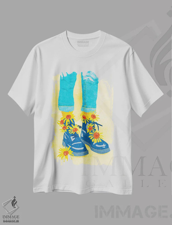 تیشرت سفید طرح دار پیاده روی آفتابگردان، دکور معاصر اثر رایسا اولتمانز | immage.ir