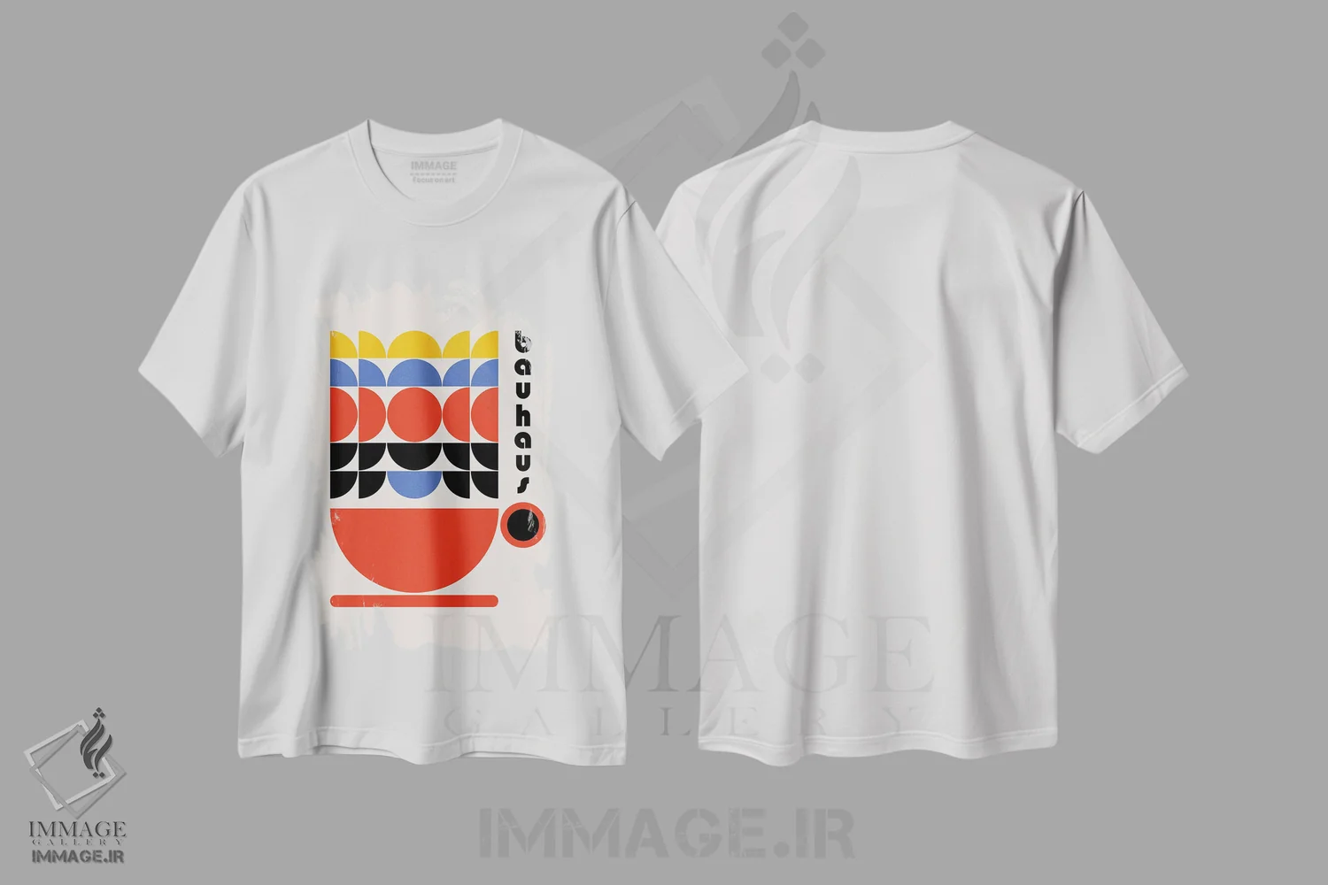 تیشرت سفید طرح دار دکور کافی شاپ باوهاوس دهه ۷۰، آبستره اثر رتردروم | immage.ir