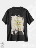 تیشرت مشکی طرح دار دسته گل گل های سفید، تزئینی اثر فریدا فلورال استودیو | فروشگاه ایماژ