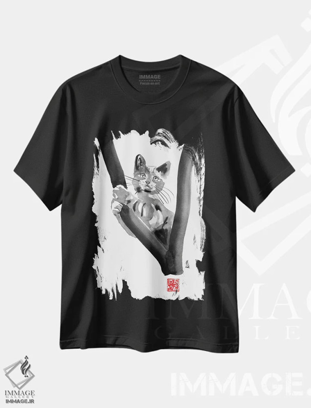 تیشرت مشکی طرح دار گربه در درخت، هنر تزئینی سیاه و سفید اثر پِشان | فروشگاه ایماژ