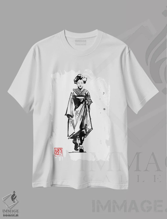 تیشرت سفید طرح دار گیشا در حال قدم زدن، هنر تزئینی سیاه و سفید اثر پِشان | فروشگاه ایماژ