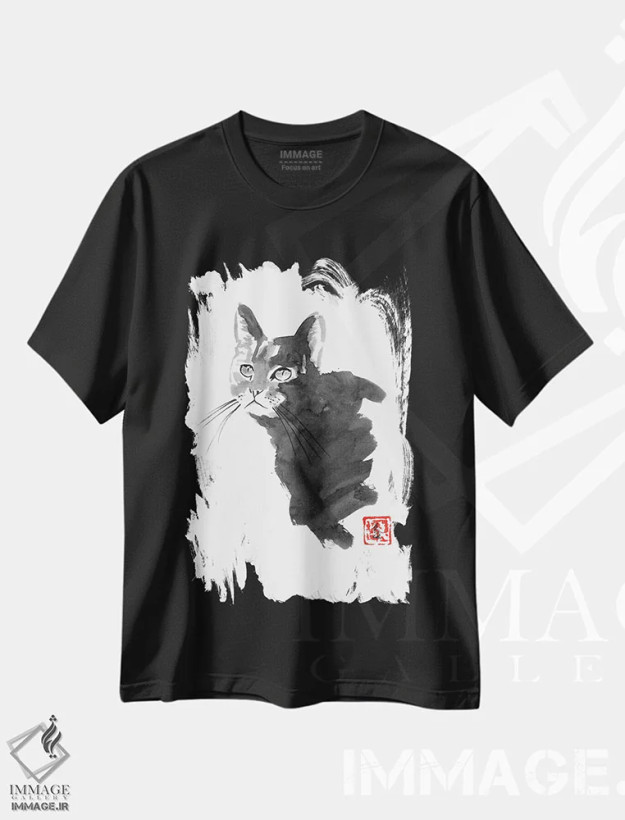 تیشرت مشکی طرح دار گربه خیره، دکور آسیایی اثر پِشان | فروشگاه ایماژ