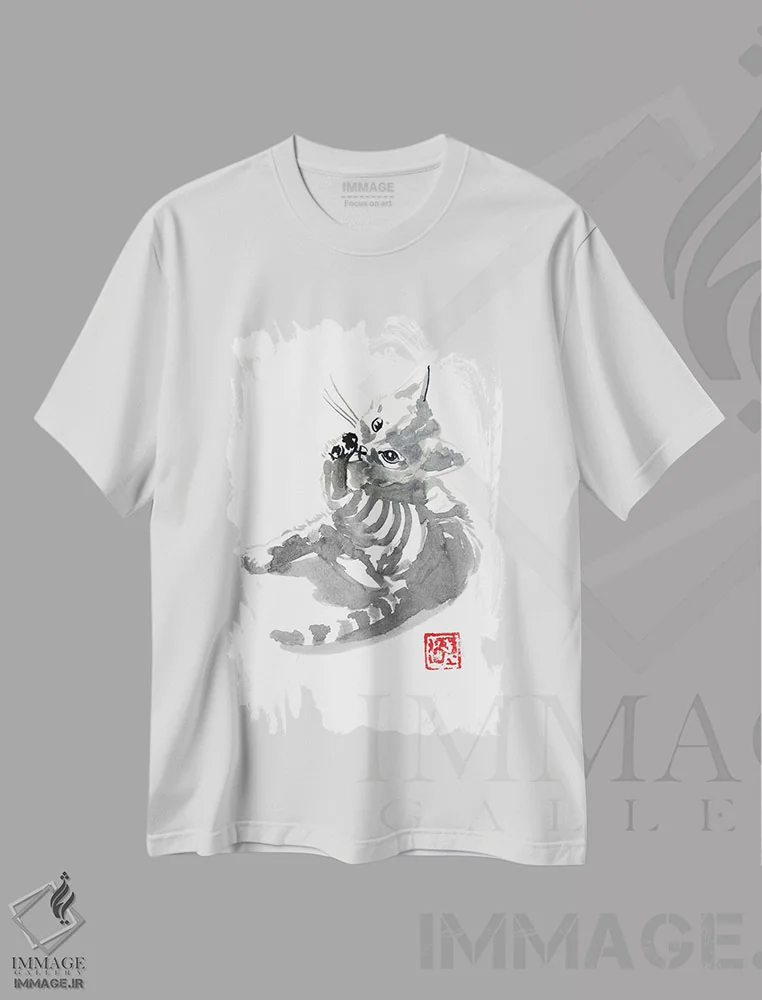 تیشرت سفید طرح دار شستن بچه گربه، دکور آسیایی اثر پِشان | فروشگاه ایماژ