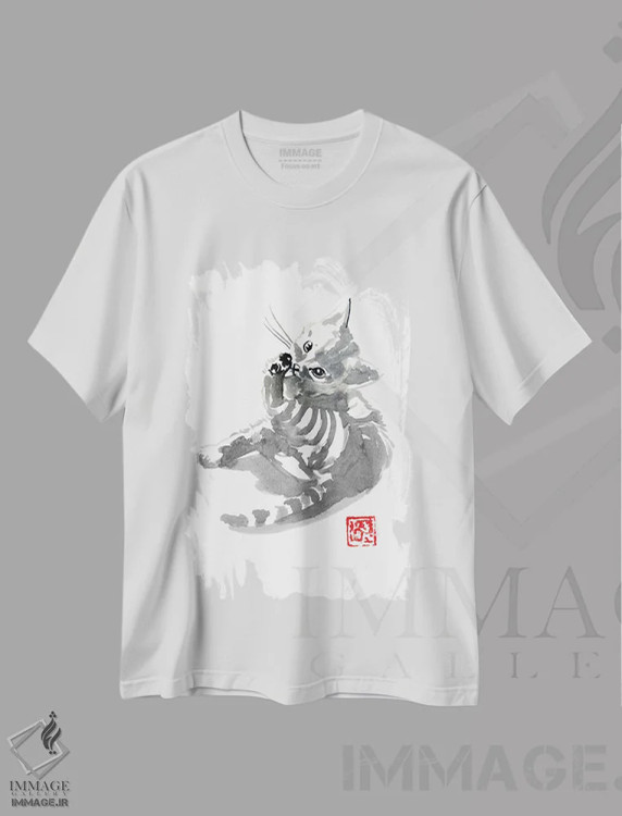 تیشرت سفید طرح دار شستن بچه گربه، دکور آسیایی اثر پِشان | فروشگاه ایماژ