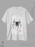 تیشرت سفید طرح دار عنکبوت، تزئینی اثر پِشان | immage.ir
