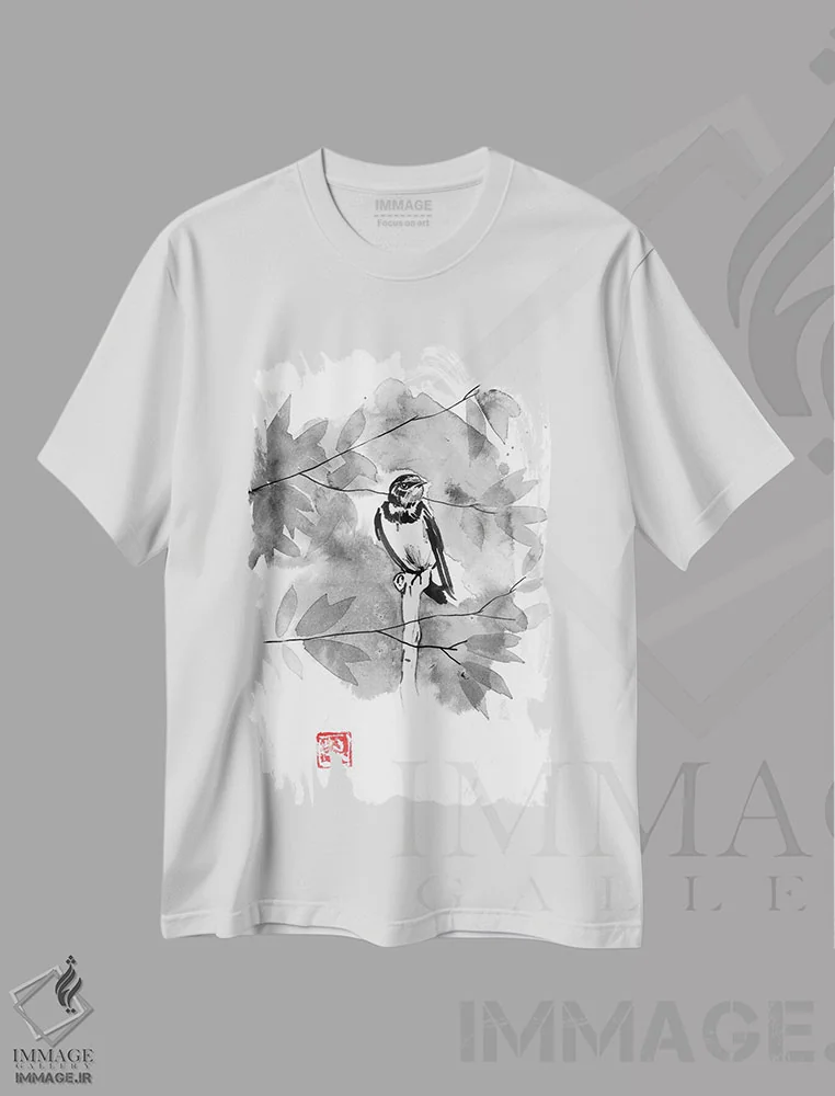 تیشرت سفید طرح دار پرنده ای در درخت، دکور آسیایی اثر پِشان | فروشگاه ایماژ