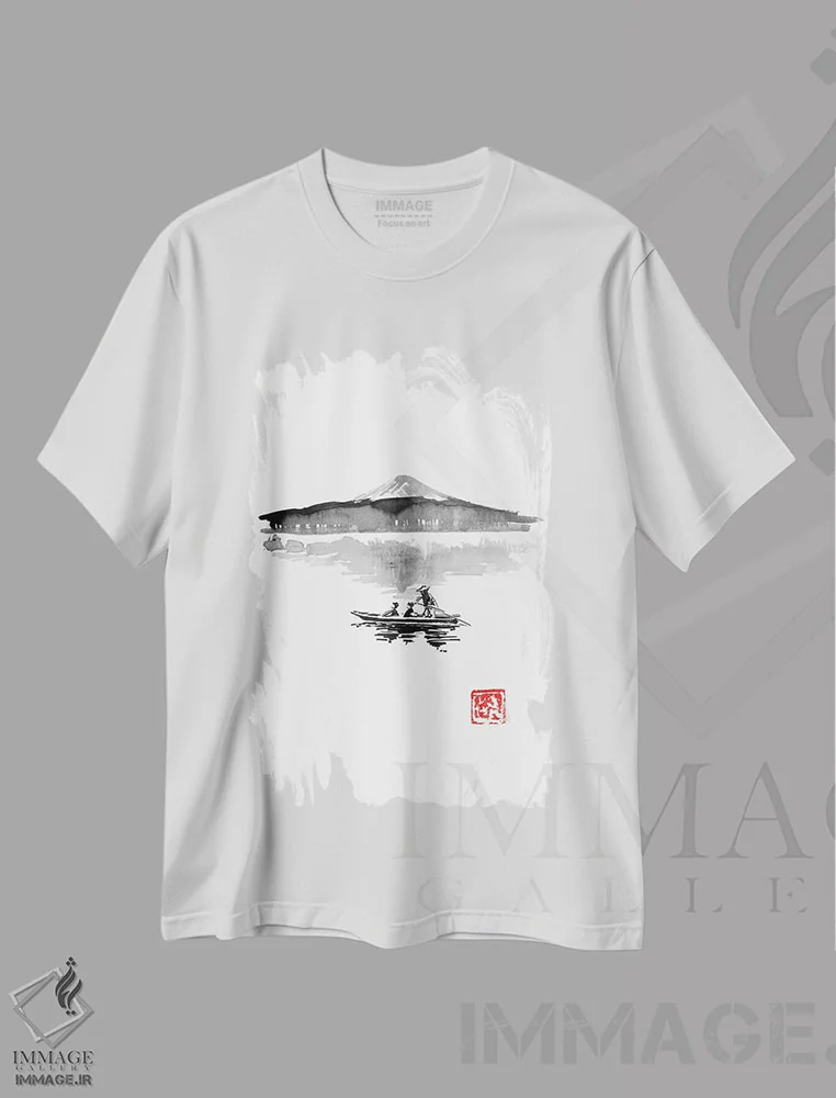 تیشرت سفید طرح دار فوجی و قایق، دکور آسیایی اثر پِشان | immage.ir