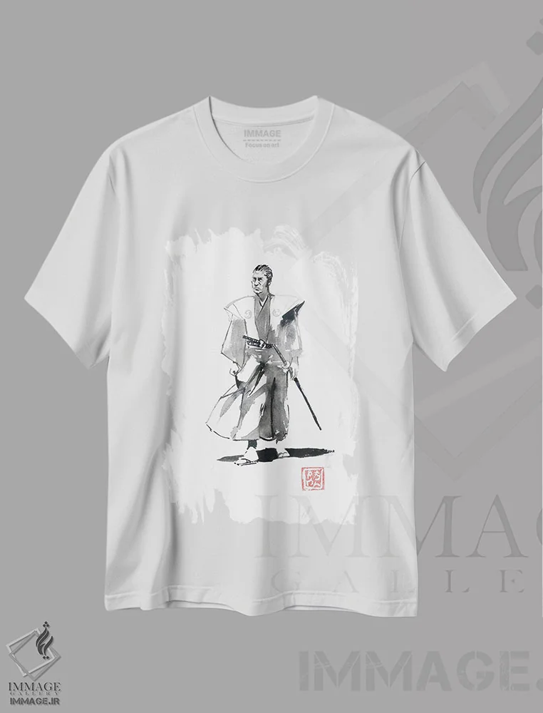 تیشرت سفید طرح دار سامورایی در حال راه رفتن II، دکور آسیایی اثر پِشان | immage.ir