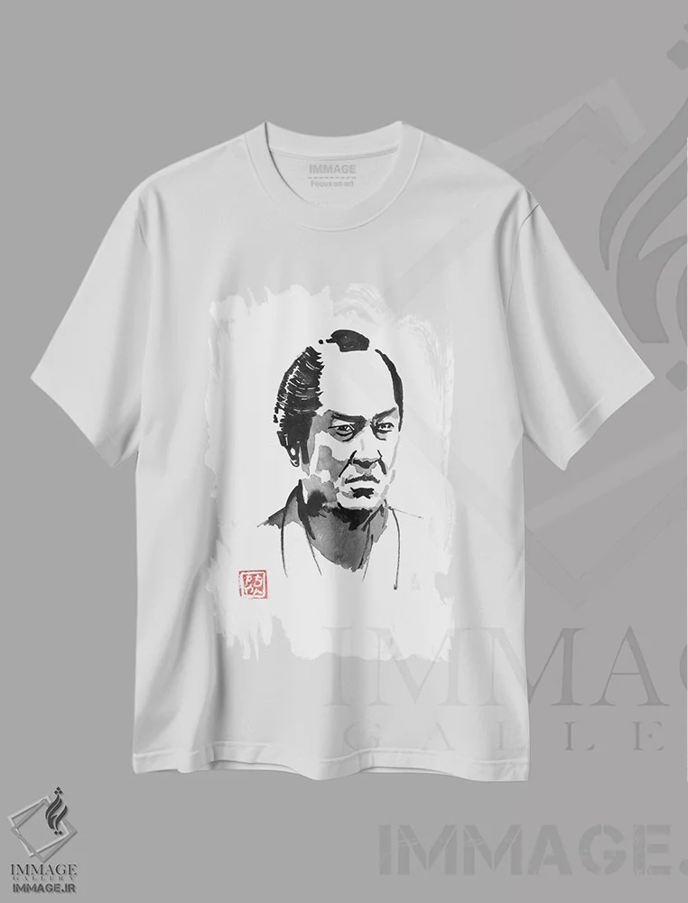تیشرت سفید طرح دار چهره سامورایی بد، دکور آسیایی اثر پِشان | immage.ir