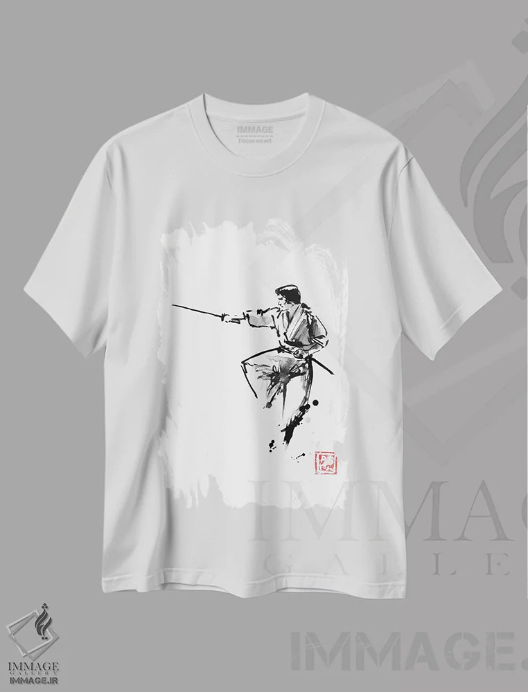 تیشرت سفید طرح دار سامورایی در حال پرش، دکور آسیایی اثر پِشان | immage.ir