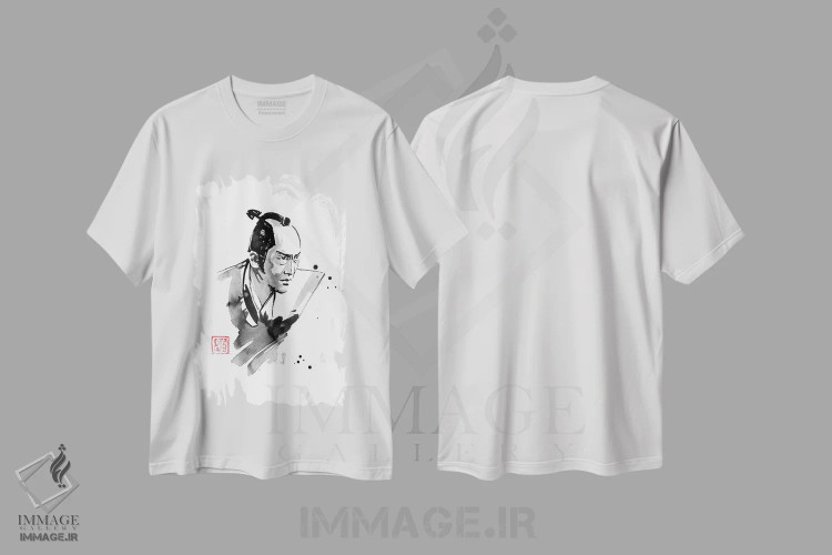 تیشرت سفید طرح دار سامورایی در حال نگاه کردن، دکور آسیایی اثر پِشان | فروشگاه ایماژ
