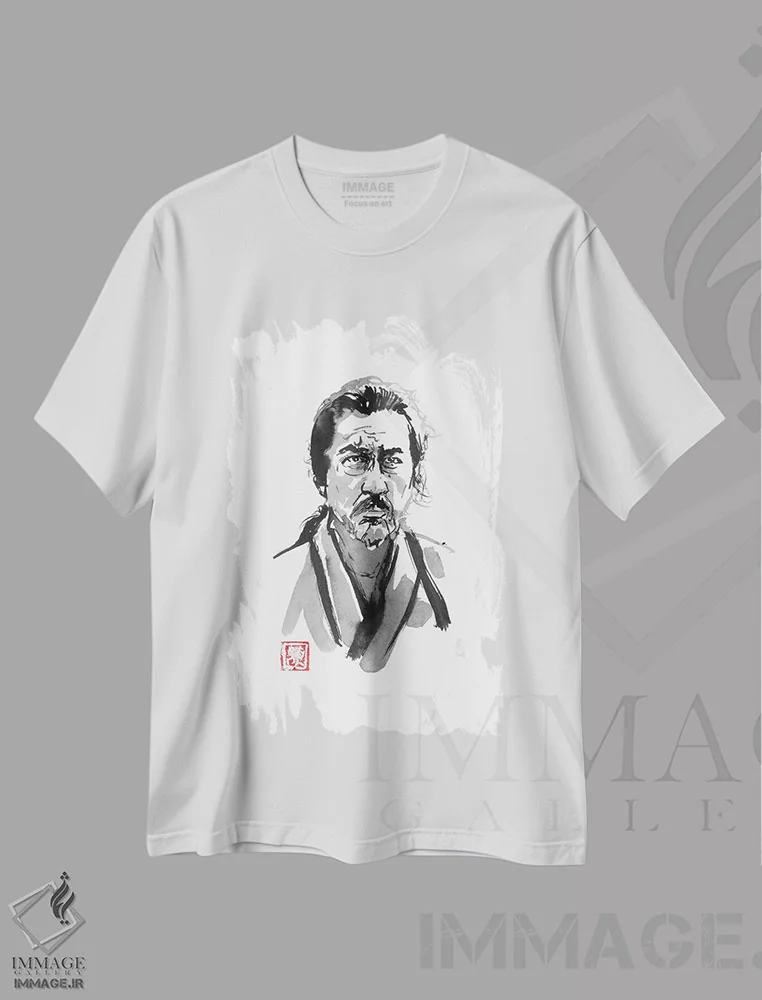تیشرت سفید طرح دار سامورایی پیر، دکور آسیایی اثر پِشان | immage.ir
