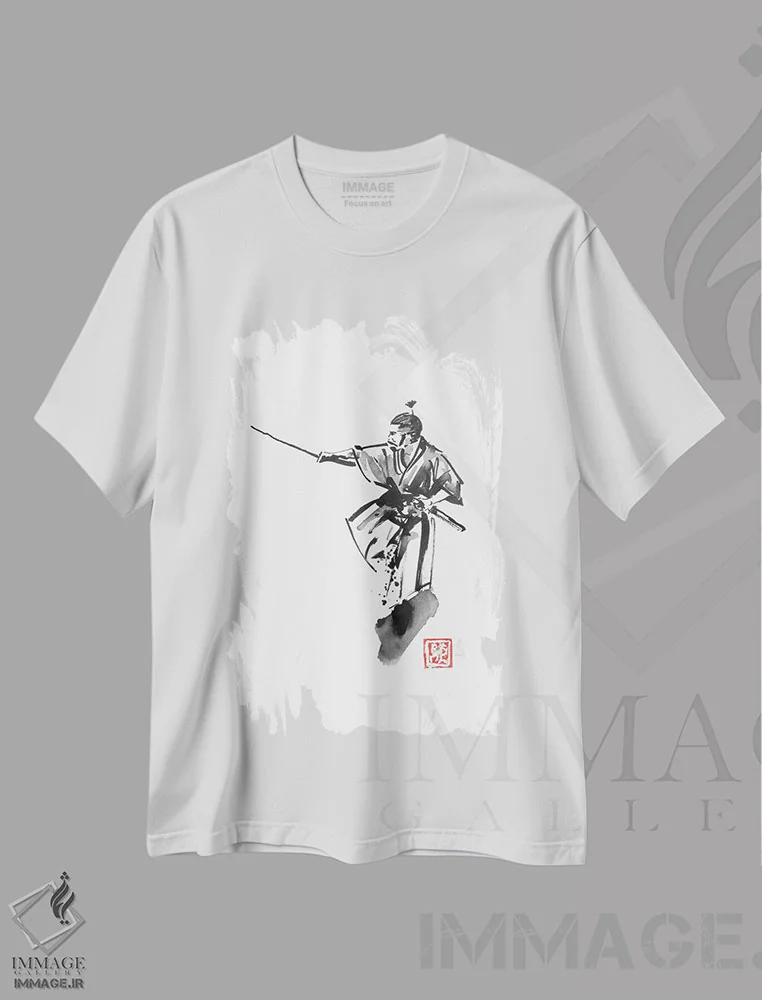 تیشرت سفید طرح دار موقعیت سامورایی، دکور آسیایی اثر پِشان | immage.ir