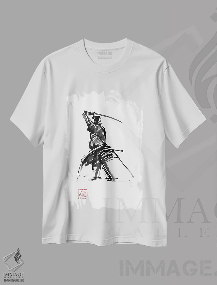 تیشرت سفید طرح دار سامورایی در نگهبانی، دکور آسیایی اثر پِشان | immage.ir