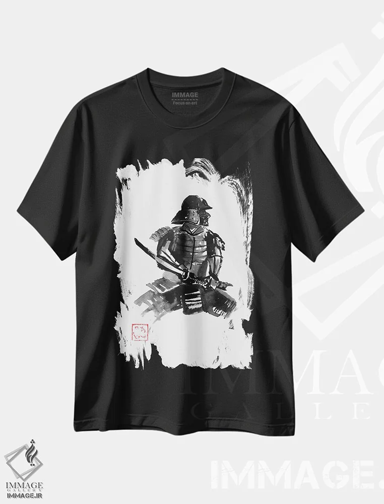 تیشرت مشکی طرح دار سامورایی در زره، دکور آسیایی اثر پِشان | immage.ir