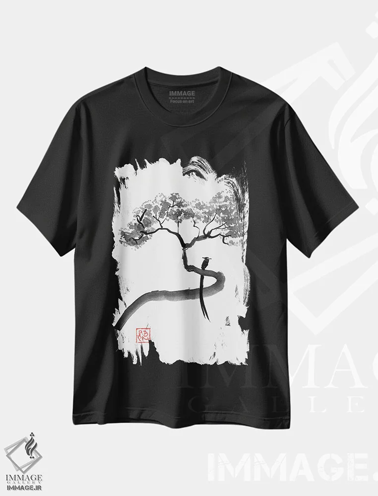 تیشرت مشکی طرح دار چیتریک در درخت، دکور آسیایی اثر پِشان | فروشگاه ایماژ