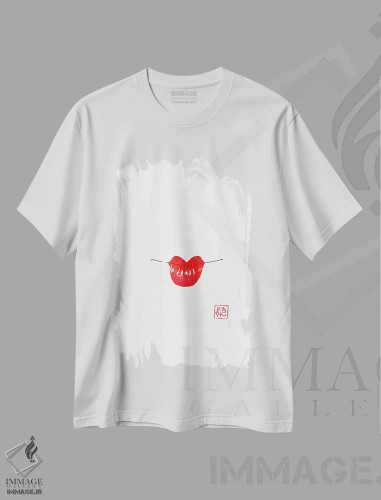 تیشرت سفید طرح دار لب های گیشا، دکور آسیایی اثر پِشان | فروشگاه ایماژ