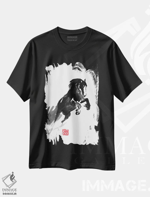 تیشرت مشکی طرح دار اسب پرنده، هنر تزئینی سیاه و سفید اثر پِشان | immage.ir