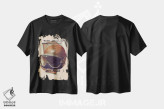 تیشرت مشکی طرح دار کلاه ایمنی رتو خوان مانوئل فانجیو، تزئینی اثر پاپ کالت پوسترز | فروشگاه ایماژ