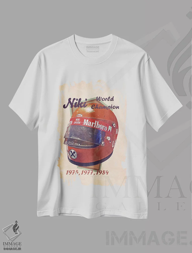 تیشرت سفید طرح دار کلاه ایمنی رتو نیکی لادا، تزئینی اثر پاپ کالت پوسترز | immage.ir