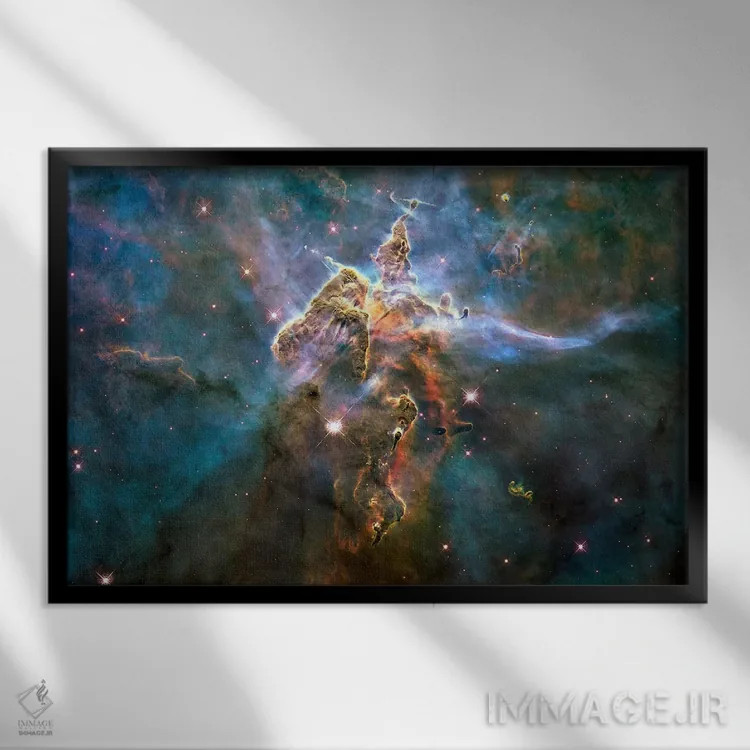 تابلو کوه مرموز در سحابی کارینا (تلسکوپ فضایی هابل) اثر ناسا (آژانس فضایی آمریکا) - نمای قابدار مشکی