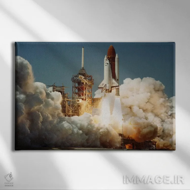 تابلو شاتل فضایی چلنجر در حال پرتاب (۱۹۸۳) اثر ناسا (آژانس فضایی آمریکا) - نمای روبهرو روی دیوار