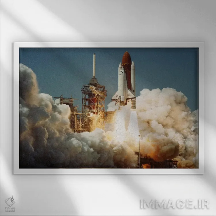 تابلو شاتل فضایی چلنجر در حال پرتاب (۱۹۸۳) اثر ناسا (آژانس فضایی آمریکا) - نمای قابدار سفید