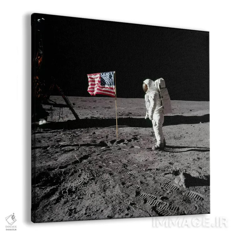 تابلو نیل آرمسترانگ در حال نصب پرچم آمریکا روی ماه اثر ناسا (آژانس فضایی آمریکا) - نمای پرسپکتیو محصول
