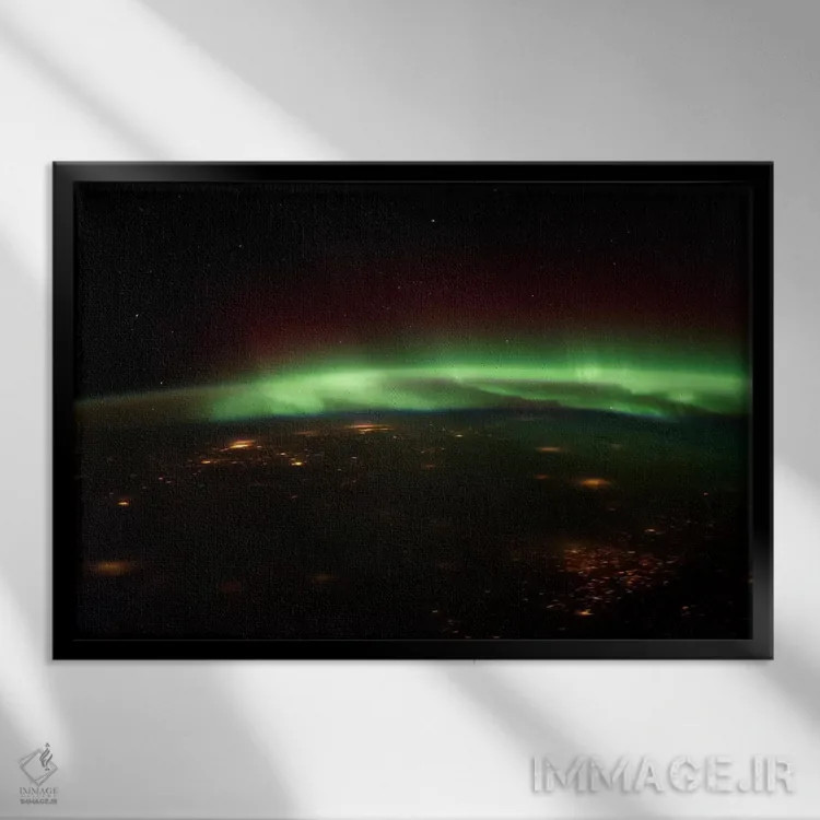 تابلو شفق قطبی اثر هنرمند ناشناس - نمای قابدار مشکی