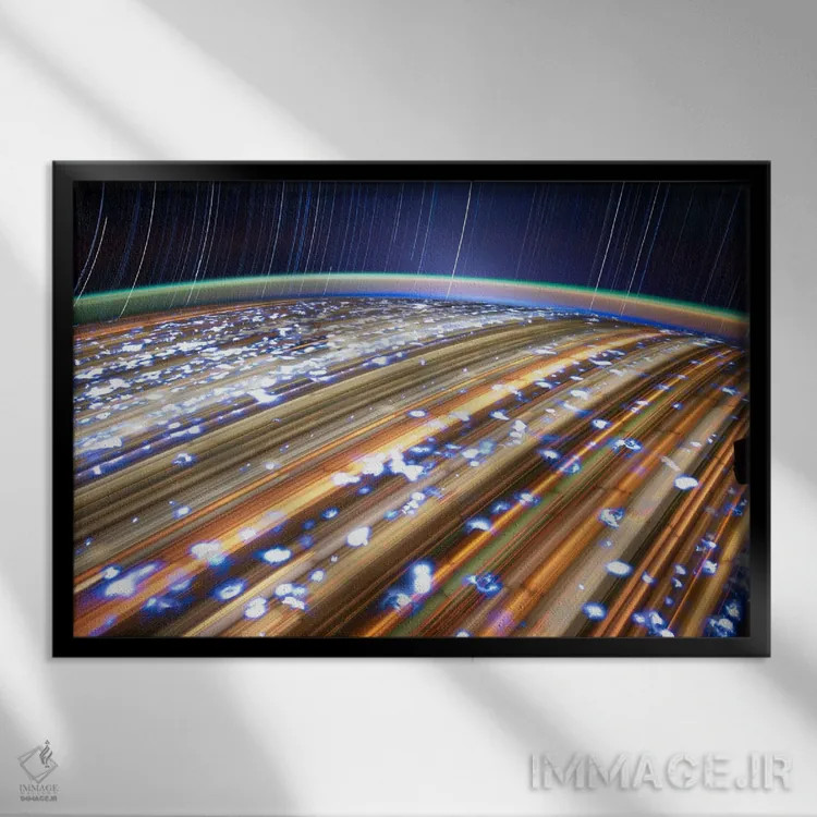 تابلو عکس نوردهی طولانی از ستارهها در فضا ۳ اثر هنرمند ناشناس - نمای قابدار مشکی