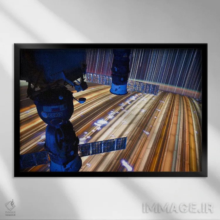 تابلو عکس نوردهی طولانی از ستارهها در فضا ۷ اثر هنرمند ناشناس - نمای قابدار مشکی