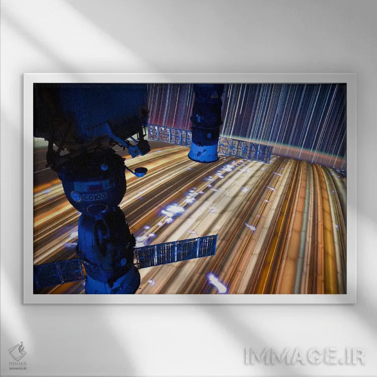 تابلو عکس نوردهی طولانی از ستارهها در فضا ۷ اثر هنرمند ناشناس - نمای قابدار سفید