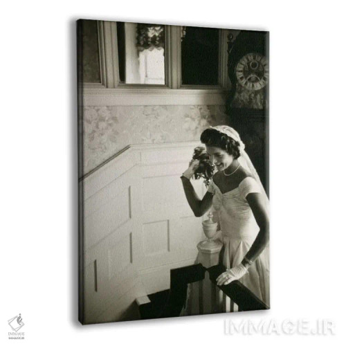 تابلو لباس عروس ژاکلین بوویه (کندی) اثر هنرمند ناشناس - نمای پرسپکتیو محصول