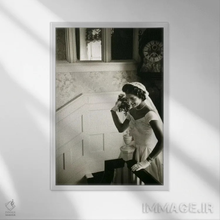 تابلو لباس عروس ژاکلین بوویه (کندی) اثر هنرمند ناشناس - نمای قابدار سفید