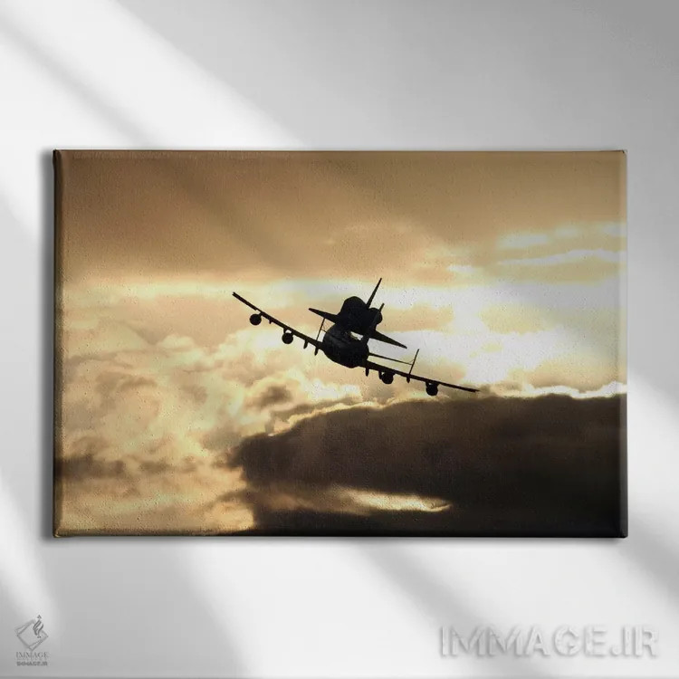 تابلو آخرین پرواز دیسکاوری (شاتل فضایی) اثر ناسا (آژانس فضایی آمریکا) - نمای روبهرو روی دیوار