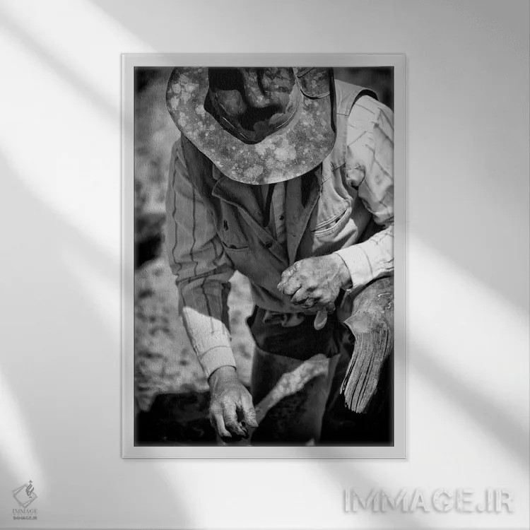 تابلو کابوی و کلاهش اثر دن بالارد - نمای قابدار سفید