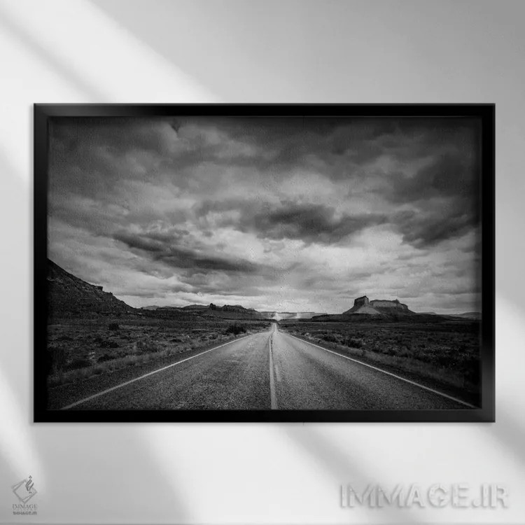 تابلو جادهای طولانی اثر دن بالارد - نمای قابدار مشکی