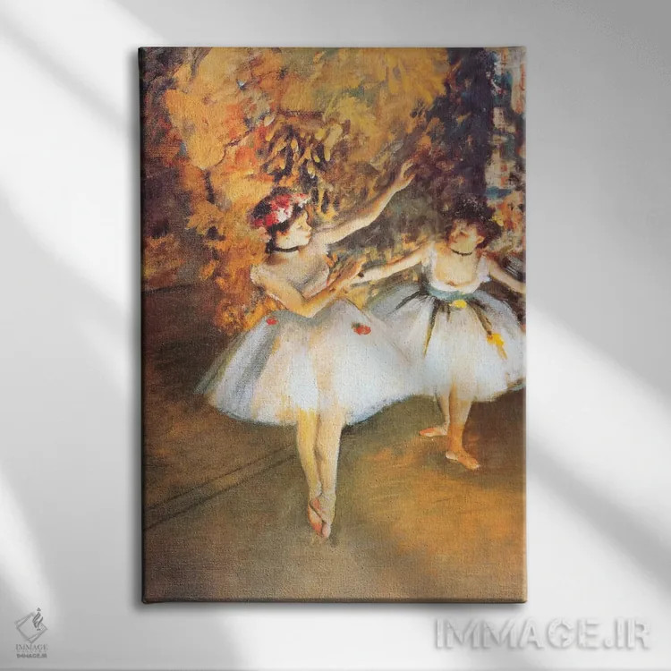 تابلو دو رقاص روی صحنه (به میله تمرین) اثر ادگار دگا (نقاش و مجسمهساز فرانسوی) - نمای روبهرو روی دیوار