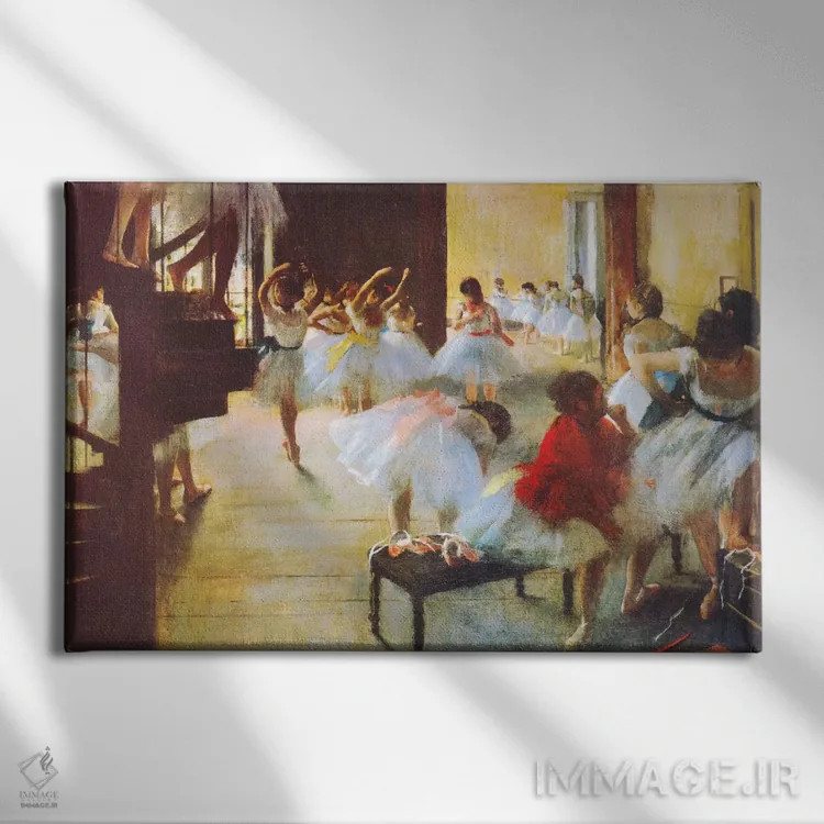 تابلو مدرسهٔ رقص اثر ادگار دگا (نقاش و مجسمهساز فرانسوی) - نمای روبهرو روی دیوار