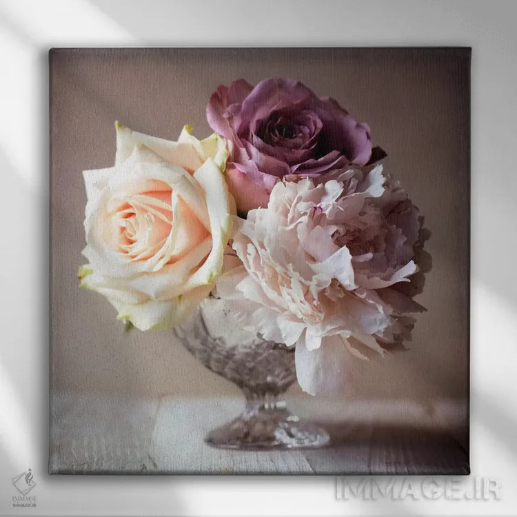 تابلو عکس گلهای قدیمی ۴ اثر سیمپوزیوم دیزاین (استودیوی طراحی) - نمای روبهرو روی دیوار