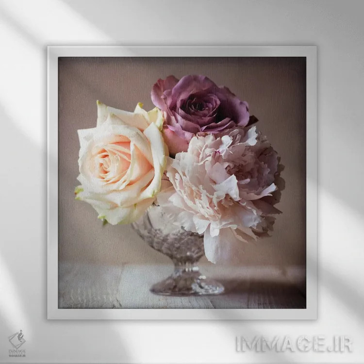 تابلو عکس گلهای قدیمی ۴ اثر سیمپوزیوم دیزاین (استودیوی طراحی) - نمای قابدار سفید