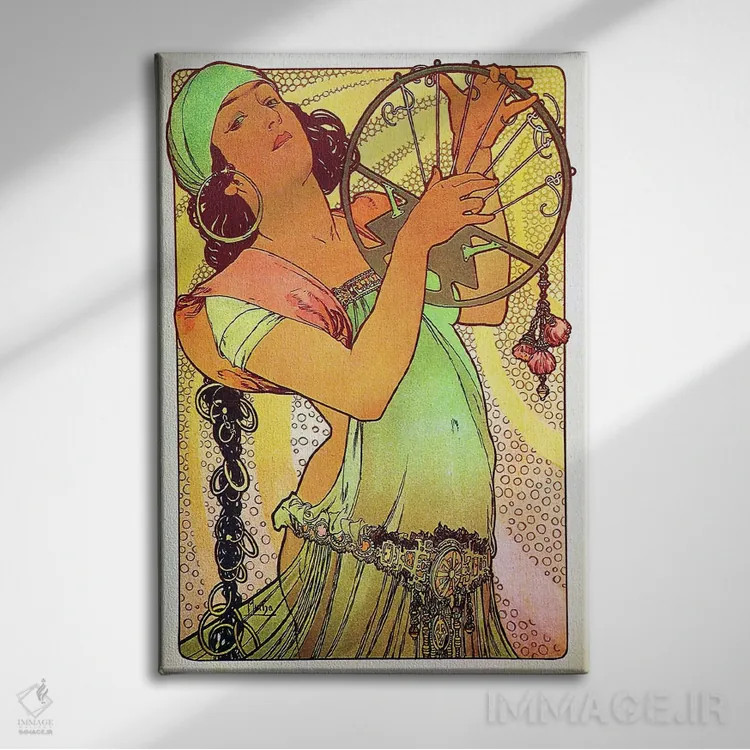 تابلو سالومهٔ مدرن با تمبر اثر آلفونس موخا (هنرمند آرت نووی چک) - نمای روبهرو روی دیوار