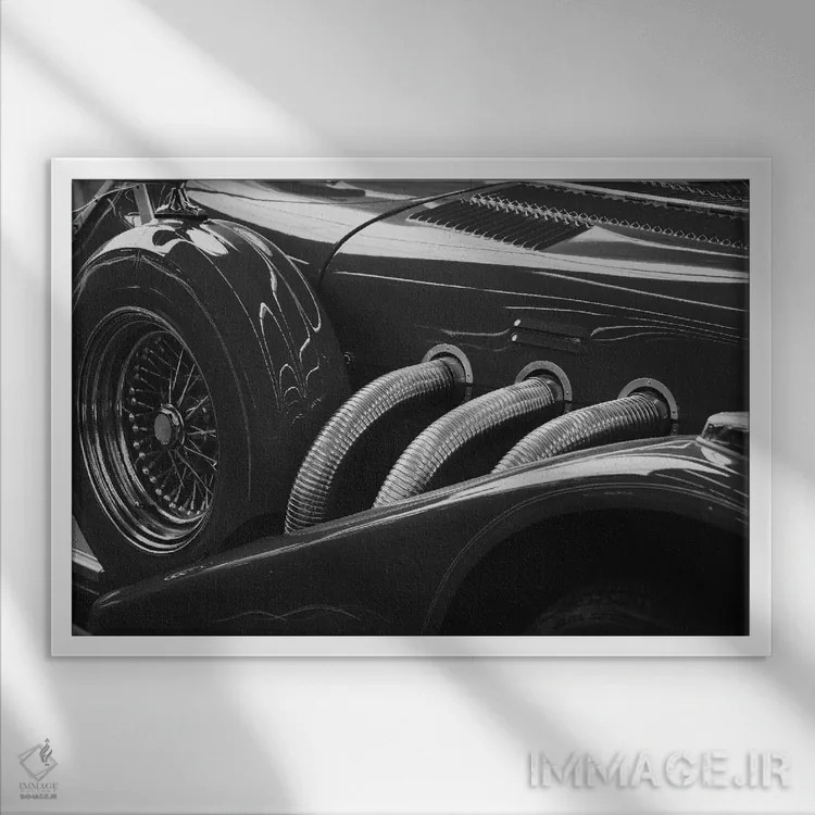 تابلو خودروی قدیمی سیاه و سفید اثر هنرمند ناشناس - نمای قابدار سفید