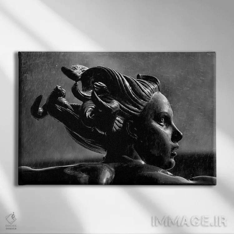 تابلو مجسمهای در لندن اثر هنرمند ناشناس - نمای روبهرو روی دیوار