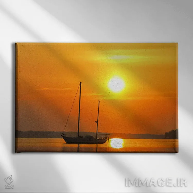 تابلو قایق بادبانی در طلوع خورشید اثر هنرمند ناشناس - نمای روبهرو روی دیوار